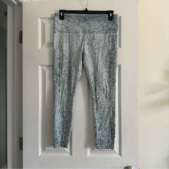 Size 12 Lululemon Invigorate High-Rise Tight Leggings Blue Grey Print Pockets - Picture 2 of 5